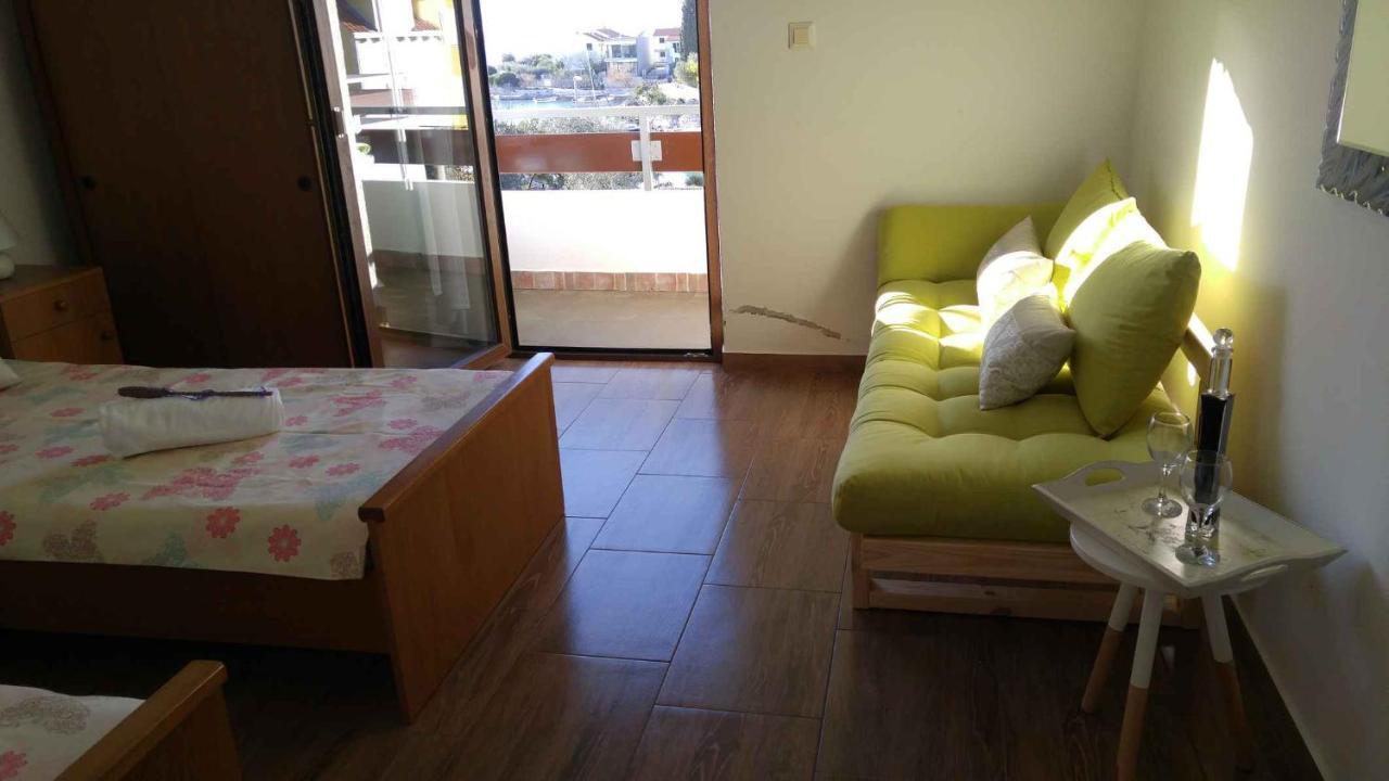 Vera Apartment 1 罗戈兹尼察 客房 照片